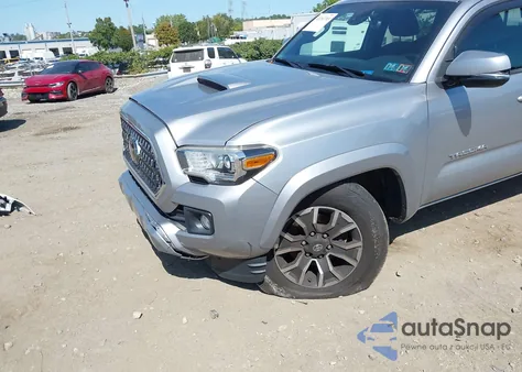2018 Toyota Tacoma Trd Sport z USA, uszkodzony, nr VIN 3TMDZ5BNXJM053428